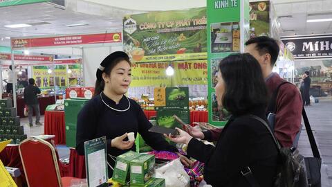 Nông sản, đặc sản địa phương đắt khách tại Hội chợ Xuân Hà Nội 2026