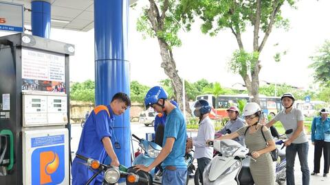 Bộ Công Thương yêu cầu doanh nghiệp không gián đoạn nguồn cung xăng dầu