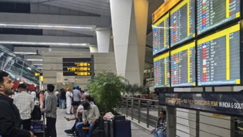 Hàng loạt hãng hàng không hủy chuyến do xung đột Trung Đông