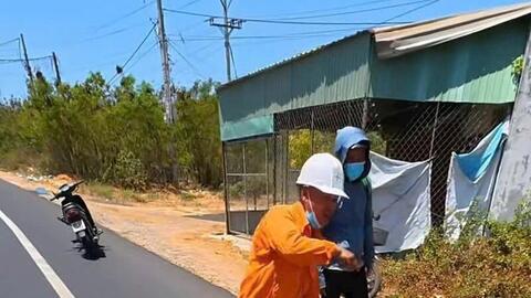 Cán bộ điện lực Lâm Đồng kịp thời cứu người tai nạn giao thông