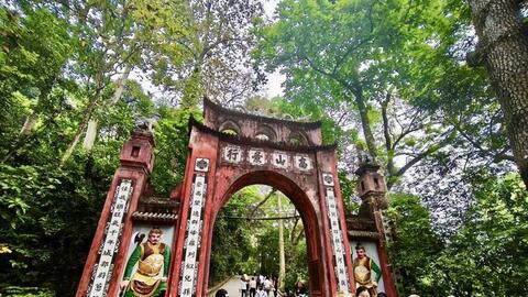 Tháng Ba, về Đất Tổ nghe truyền thuyết trăm trứng vọng ngàn năm