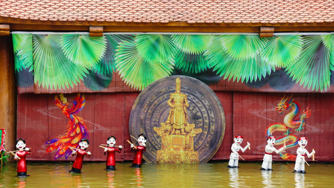 Múa rối nước thu hút du khách tại Lễ hội Đền Hùng 2026