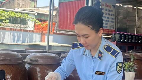 Hà Tĩnh lấy mẫu kiểm tra thực phẩm tại các cơ sở chế biến, kinh doanh