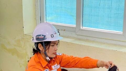 Người nữ an toàn vệ sinh viên giữ bình yên cho những trạm điện ở Quảng Ninh