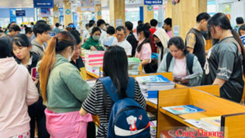 Bộ Giáo dục và Đào tạo nhận trách nhiệm trong dự báo nhu cầu sách giáo khoa