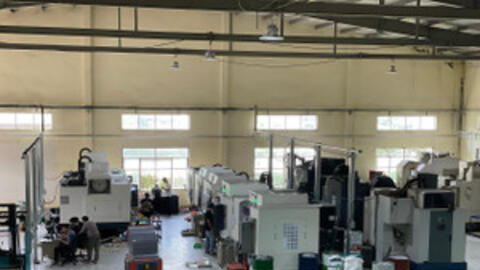 Xưởng thực hành cơ khí xuất hàng đi Mỹ trong lòng trường nghề