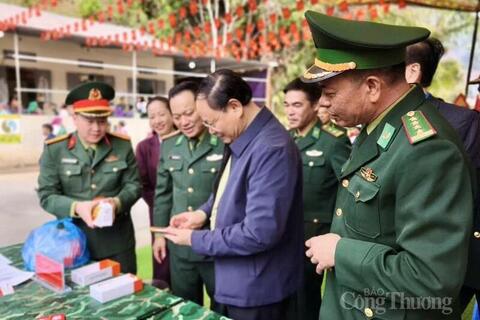 Lai Châu: Tết sớm ở Nà Vàng với 'Xuân Biên phòng ấm lòng dân bản'