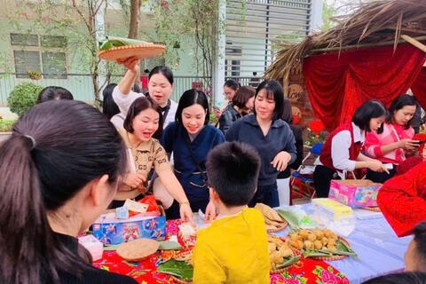 Ngày hội bánh chưng “Giữ lửa truyền thống - Tết ấm yêu thương”