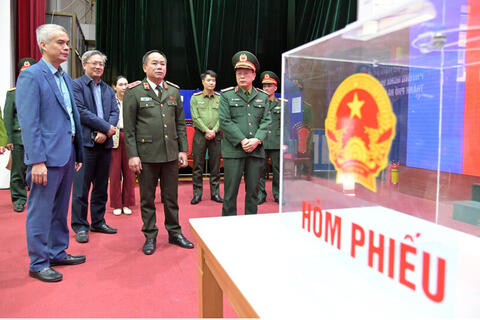 Công an Hà Nội bảo vệ tuyệt đối an ninh, an toàn bầu cử