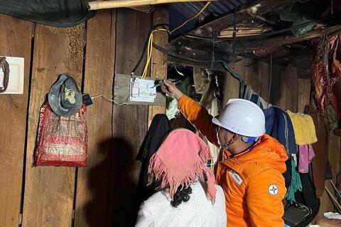 Ánh sáng về bản Là Si: Hành trình đánh thức niềm tin nơi biên giới