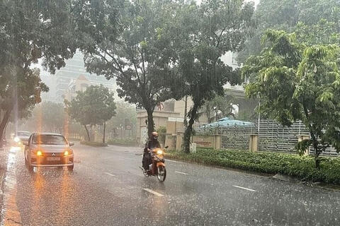 Dự báo thời tiết ngày 11/5: Bắc Bộ mưa dông, Nam Bộ ngày nắng nóng