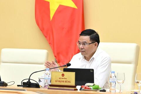 Bộ trưởng Lê Mạnh Hùng làm việc với Cục Hoá chất