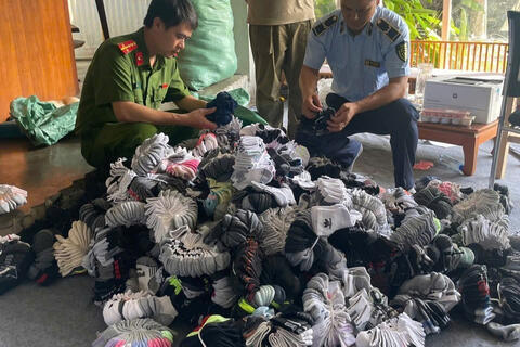 Công an Hà Nội phát hiện hơn 5.400 sản phẩm giả nhãn hiệu Nike, Adidas, Puma
