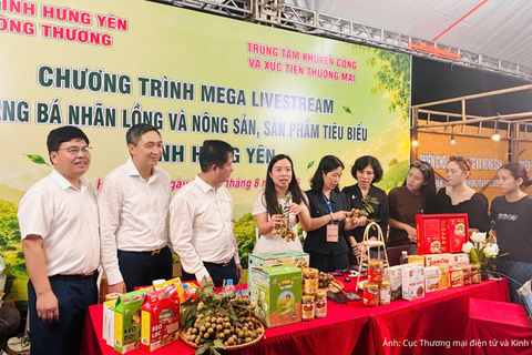 Nhãn lồng Hưng Yên 'bùng nổ' trên livestream, chốt gần 500 đơn hàng