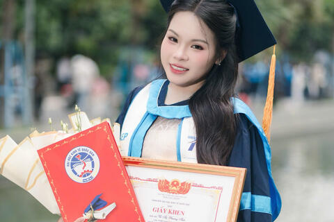 Ước mơ mang du lịch Việt Nam 'vươn tầm' của nữ thủ khoa ĐH Kinh tế Quốc dân