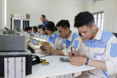 Học nghề mở cơ hội việc làm bền vững cho người dân vùng khó