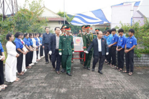 Tổ chức lễ truy điệu và an táng hài cốt liệt sĩ A Ngõa sau 46 năm hy sinh