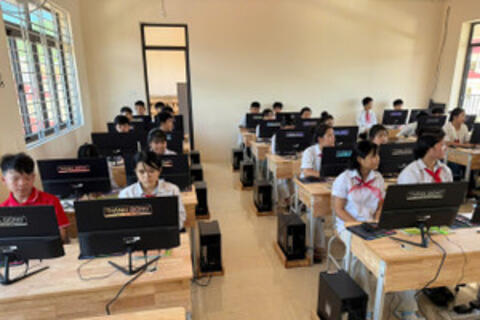 Đưa công nghệ về vùng biên, tiếp sức hành trình học tập