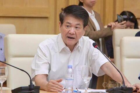 Doanh nghiệp xăng dầu chuẩn bị sẵn sàng cho lộ trình chuyển đổi E10