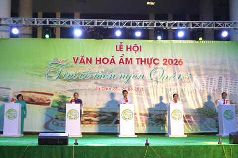 Thỏa sức thưởng thức ‘món ngon quê tôi’ tại Lễ hội văn hóa ẩm thực Vũ Thư