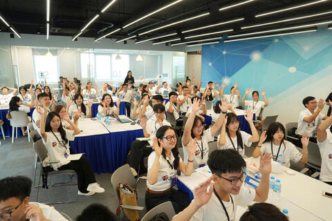50 đội thi miền Bắc tăng tốc hoàn thiện dự án STEM