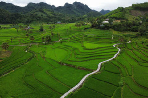 Mở thêm cơ hội giáo dục cho trẻ em Bản Tèn