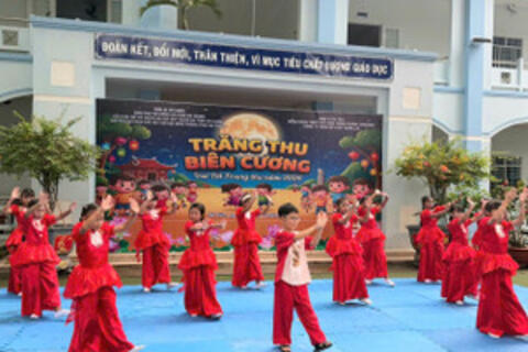 Mang Trung thu đến với trẻ em vùng biên An Giang