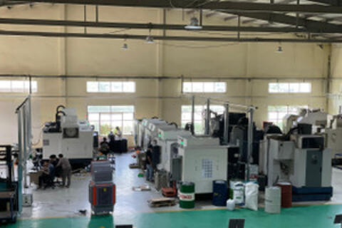 Xưởng thực hành cơ khí xuất hàng đi Mỹ trong lòng trường nghề