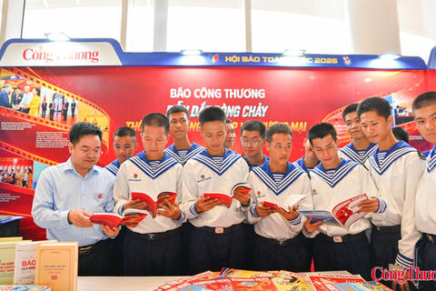 Báo Công Thương phát động viết bài cho cuốn sách 'Chở tin trên con tàu Công Thương'