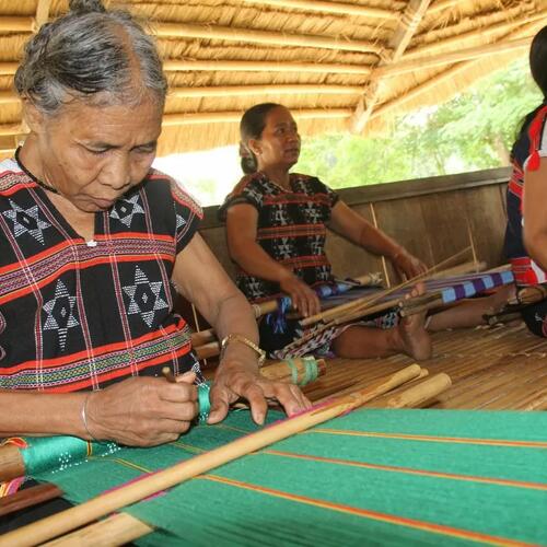 Người dân xã đạt chuẩn nông thôn mới ở huyện miền núi Quảng Nam: Còn nhiều tâm tư