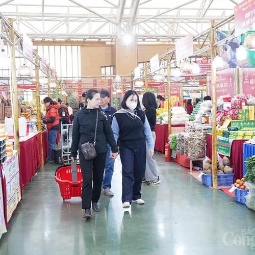 Đặc sản vùng miền ‘hút khách’ tại Hội chợ Mùa Xuân năm 2026