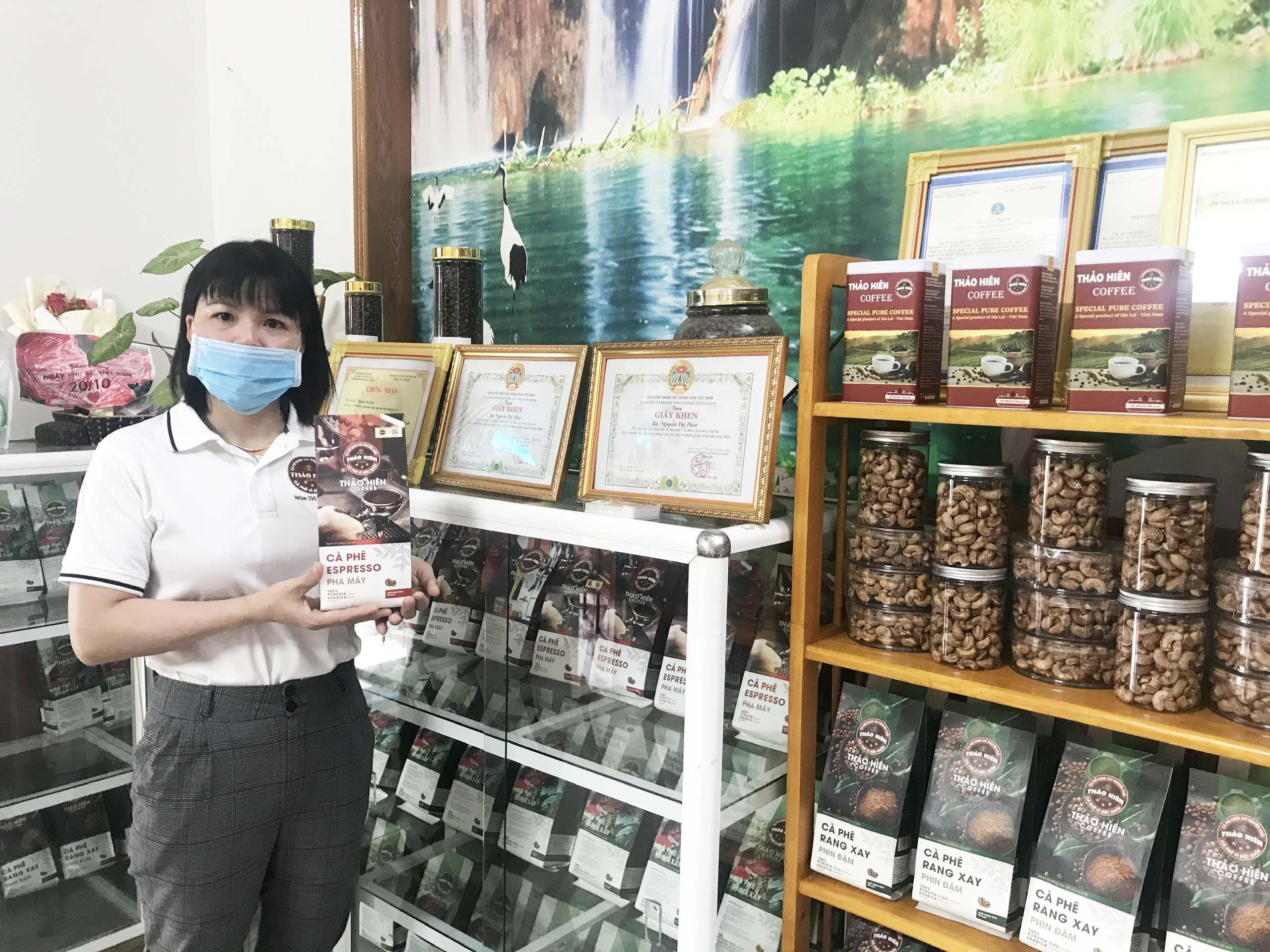 Sản phẩm cà phê espresso của bà Nguyễn Thị Thảo (thị trấn Ia Kha, huyện Ia Grai) được công nhận đạt 3 sao cấp huyện. Ảnh: Nguyễn Diệp