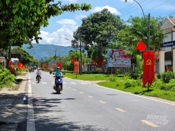 Hiện nay, cơ sở hạ tầng tại huyện Đạ Tẻh đã được thực hiện đầu tư, mở rộng, nâng cấp một cách bài bản, góp phần thúc đẩy sự phát triển kinh tế, xã hội. Ảnh: T.H.