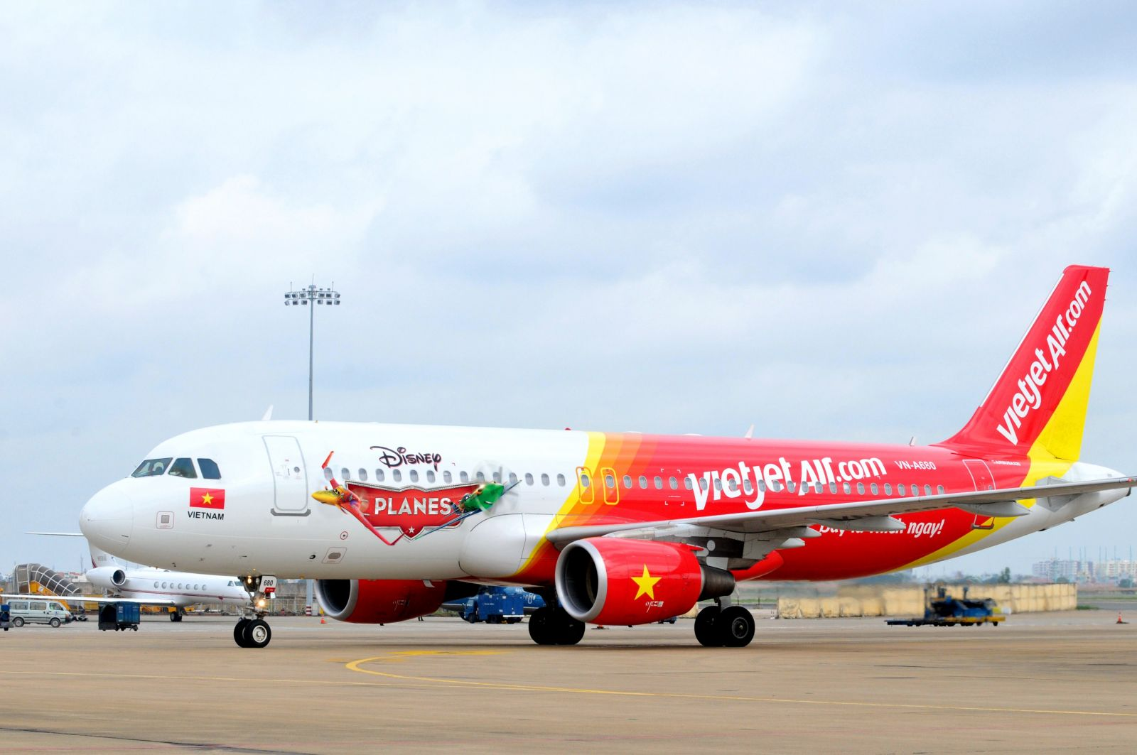 Tìm hiểu thông tin về vé máy bay Vietjet cùng Traveloka