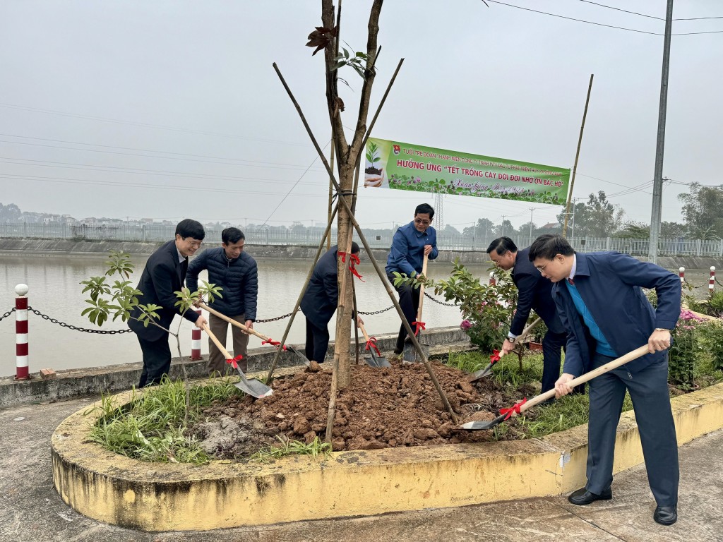 Lãnh đạo Đảng uỷ Khối Doanh nghiệp Hà Nội