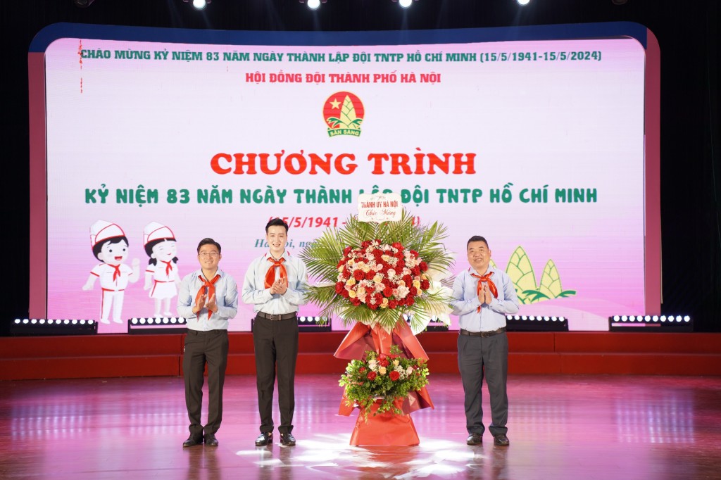 83 mùa hoa, thiếu nhi Thủ đô lớn lên cùng đất nước