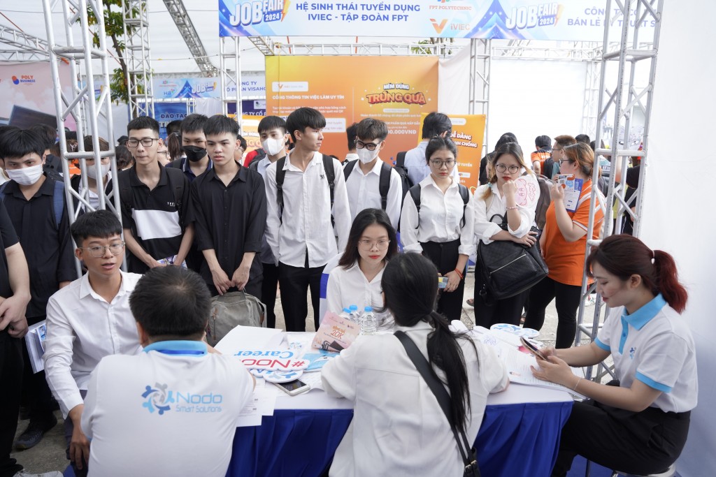 “Săn” việc cùng sinh viên FPT Polytechnic tại ngày hội “Job Fair 2024”