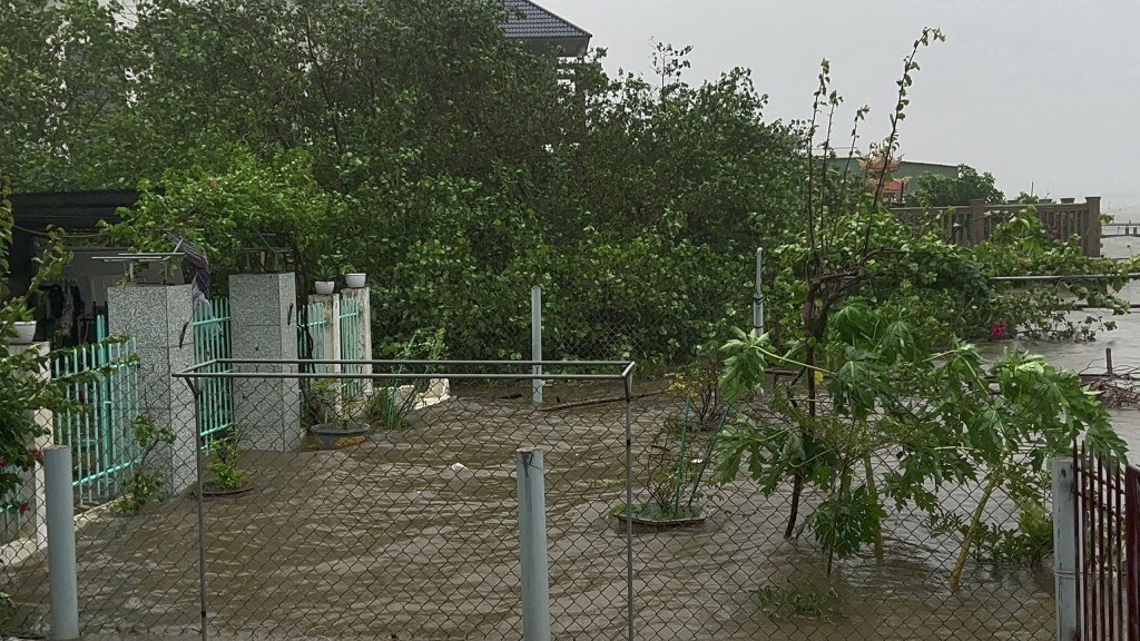 Mưa lớn gây ra nguy cơ cao xảy ra lũ, lũ quét ở vùng núi, ngập úng ở vùng hạ lưu (Ảnh CA)