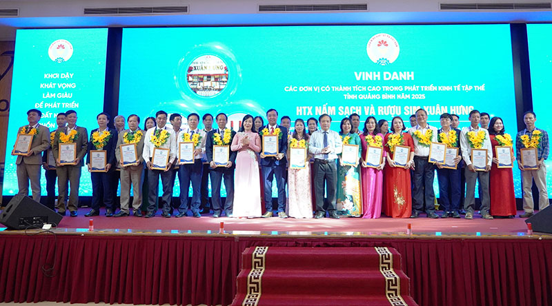 Vinh danh 30 HTX, QTDND tiêu biểu trong phong trào phát triển KTTT, HTX năm 2025.