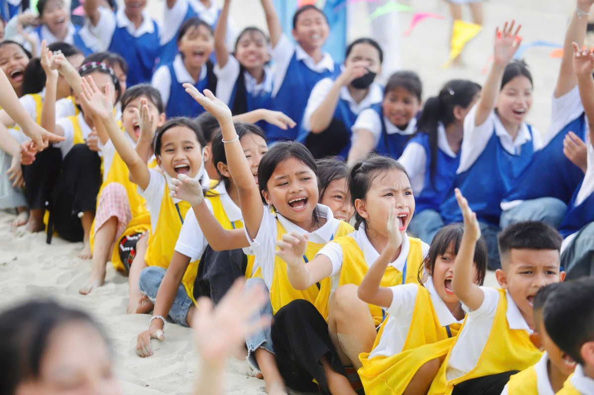 Gặp người gieo niềm tin, ước mơ cho trẻ em vùng cao