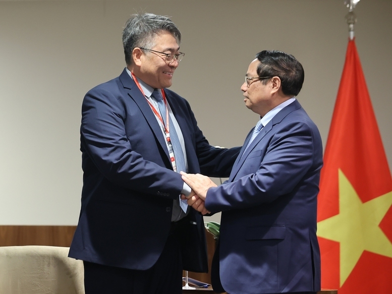 Thủ tướng Phạm Minh Chính làm việc với ông Wiliam Shuhei Fujikura, Giám đốc Công ty Fujikura - Ảnh: VGP/Nhật Bắc