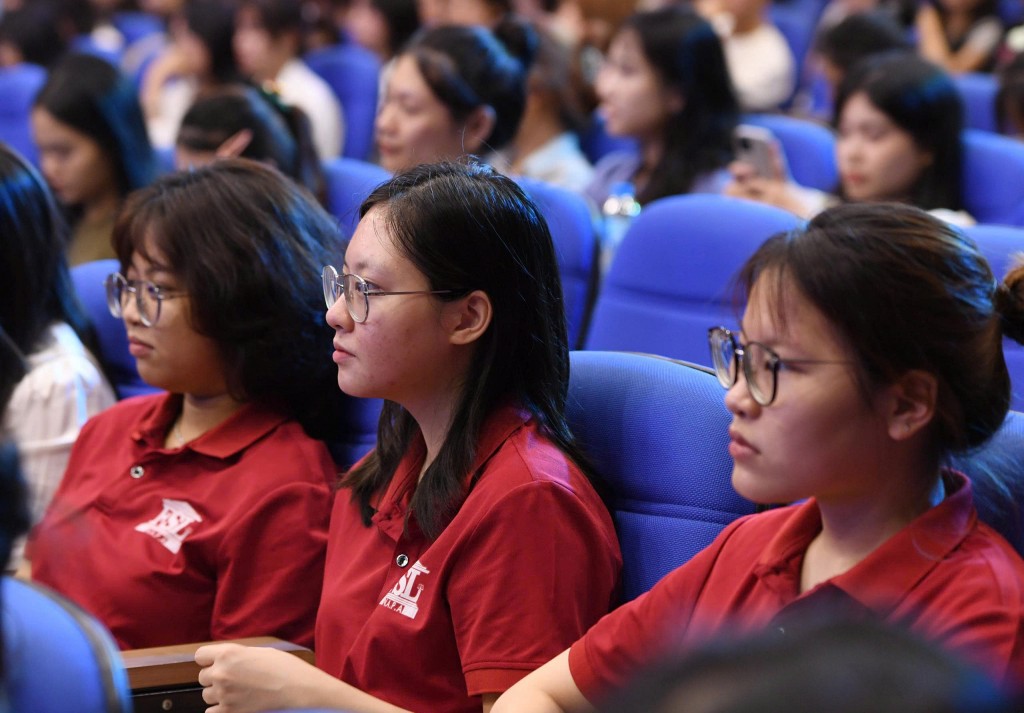 Các bạn trẻ