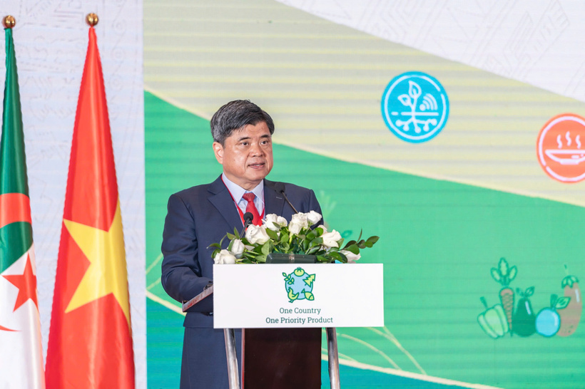 Thứ trưởng Bộ Nông nghiệp và Môi trường Trần Thanh Nam phát biểu khai mạc tại diễn đàn. Ảnh: Trần Văn.