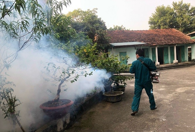 tổ chức phun hóa chất diện rộng phòng, chống sốt xuất huyết