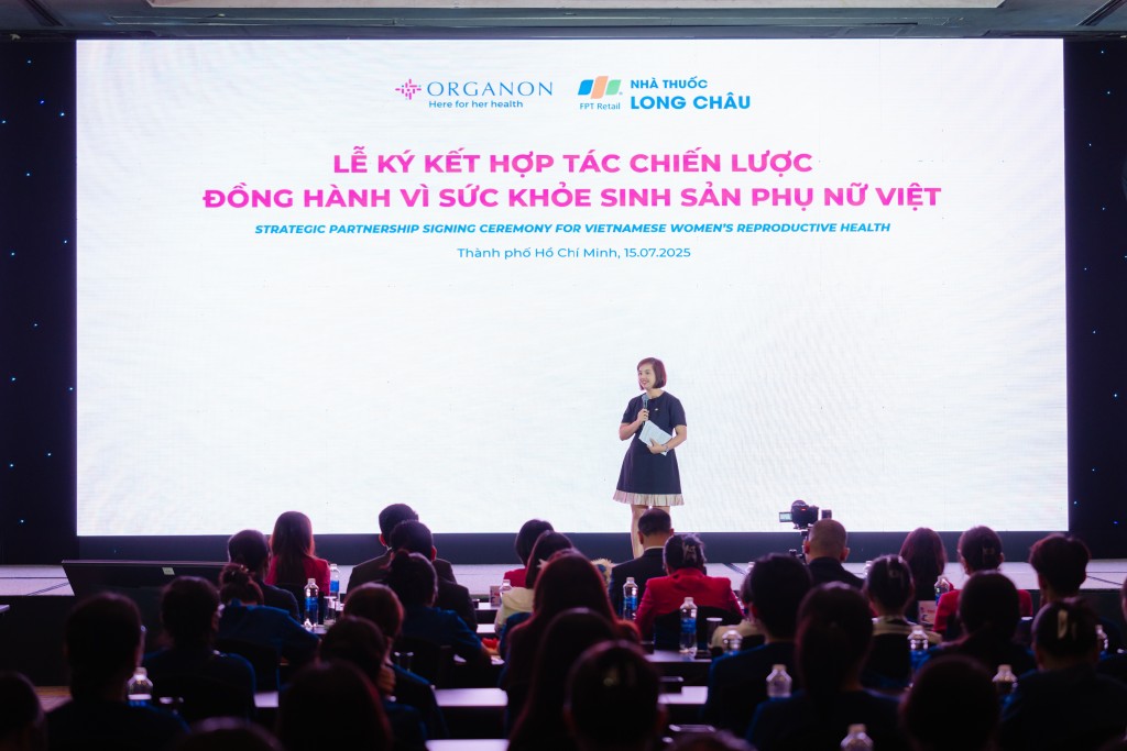 Đại diện hệ thống nhà thuốc và tiêm chủng Long Châu tại sự kiện.
