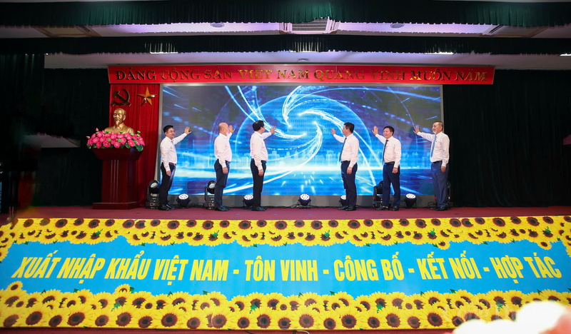 Ra mắt Báo cáo Xuất nhập khẩu Việt Nam năm 2024 - 2