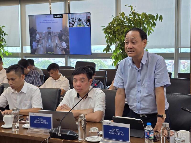 Đại diện EVNHANOI phát biểu tại cuộc họp