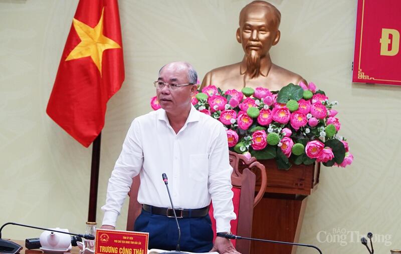 Ông Trương Công Thái, Phó Chủ tịch UBND tỉnh Đắk Lắk phát biểu tại họp báo định kỳ tháng 7/2025. Ảnh: Hoàng Nguyên