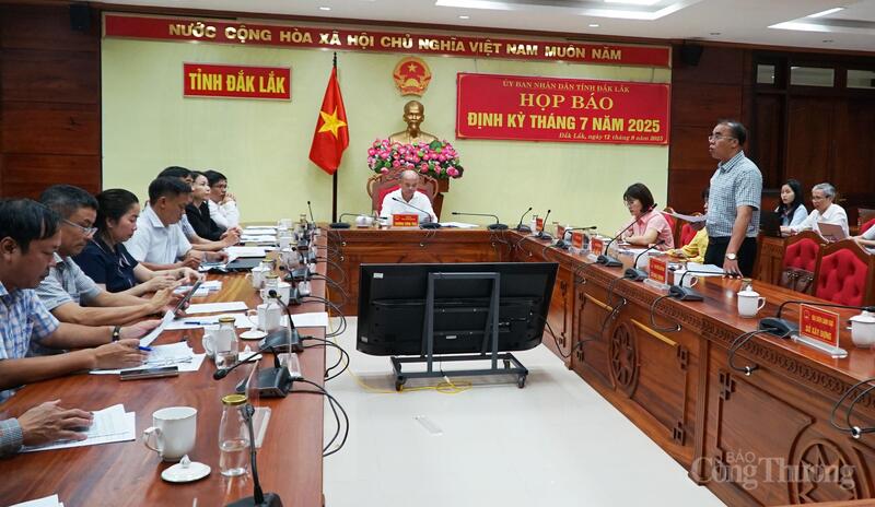 Toàn cảnh buổi họp báo. Ảnh: Hoàng Nguyên