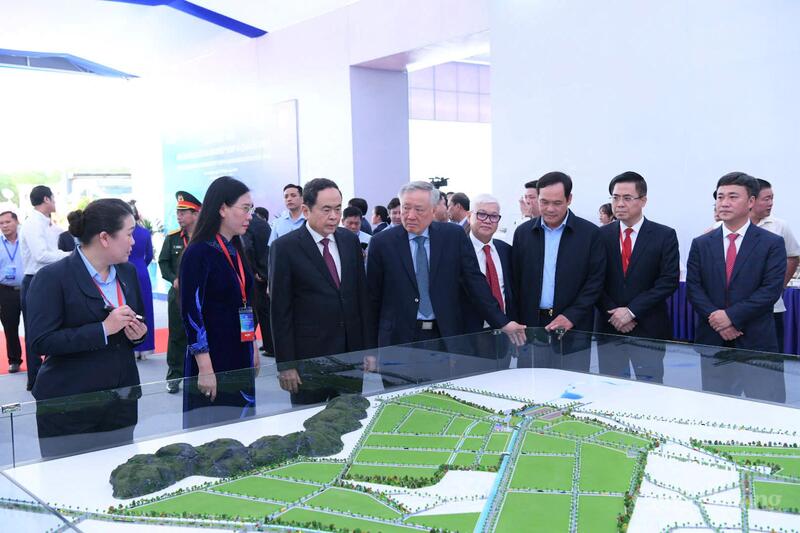 Chủ tịch Quốc hội Trần Thanh Mẫn dự Lễ động thổ Dự án Khu Công nghiệp VSIP II Quảng Ngãi hồi tháng 3/2025